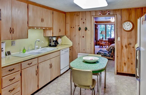 Brainerd Cabaña | Hike, Fish & Boat: Waterfront Home in Brainerd!