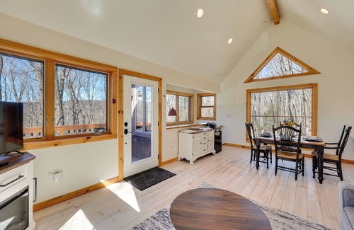 Westbrookville Cabaña | Hike & Fish: Outdoor Retreat Near Trails