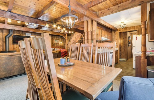 Bellaire Cabina | Hike, Golf & Explore: Cabin w/ Deck in Bellaire!