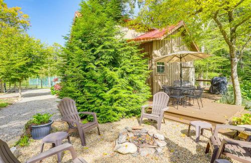 Weaverville Casa | Hike, Leaf Peep and More Sleek Cabin in Weaverville