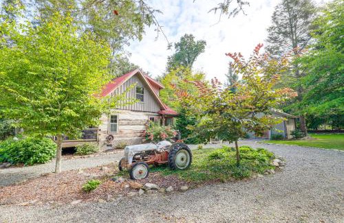 Weaverville Casa | Hike, Leaf Peep and More Sleek Cabin in Weaverville