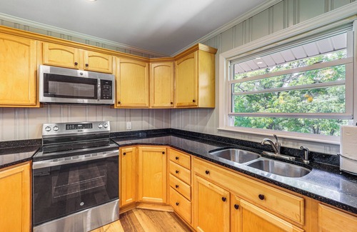 Laurel Springs Casa | Hike & Leaf Peep! Peaceful Home in Laurel Springs