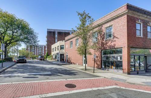 Suffern Apartamento | Hike, Relax and Visit NYC! Central Suffern Condo