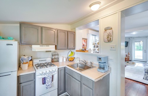 Leesburg Cabaña | Hike, Sip & Explore: Charming Waterford Cottage!