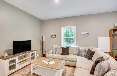 Lake Ann Casa | Hike, Ski and Unwind Michigan Escape with Fire Pit!