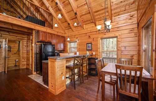 Slade Cabina | Hiker's Retreat | RRG Cabin