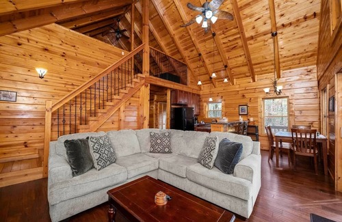 Slade Cabina | Hiker's Retreat | RRG Cabin