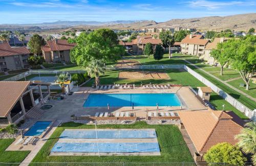 St. George Casa | Hikers Hideaway - Cozy Resort Condo with Pool & More