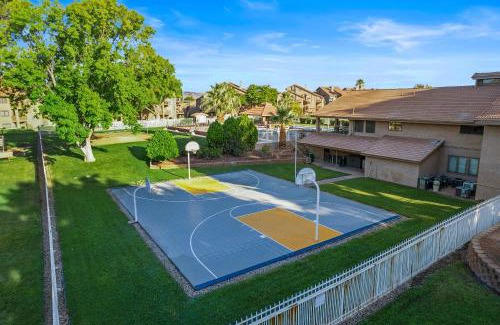 St. George Casa | Hikers Hideaway - Cozy Resort Condo with Pool & More