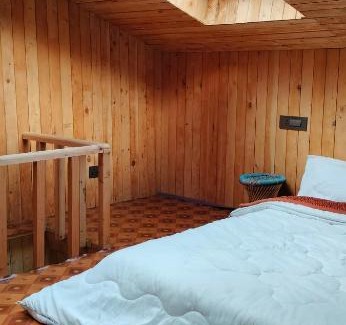 Banjar Apartamento | Hikers wooden duplex cottage