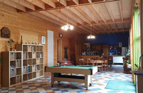 Besse-en-Chandesse Casa | Hiking, with its incredible view of Besse and the Sancy, with family and friends