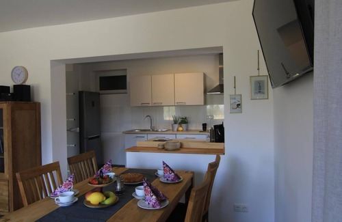 Schleiden Apartamento | Sala de senderismo, ducha, WC, como nuevo - Haus Paulus