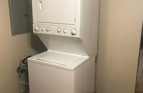 Akron Apartamento | HIKING TOWPATH TRAIL, BIKING CUYAHOGA VALLEY STEP AWAY TO THIS LOVELY HIDEAWAY