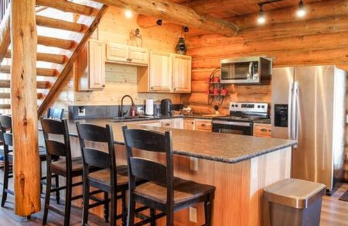North Powder Cabina | Hill Cabin Hideaway, Romantic! Country Cabin for 2