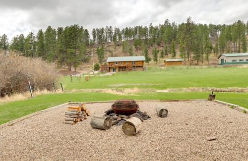 Hill City Casa | Hill City Log Cabin Along Newton Creek!