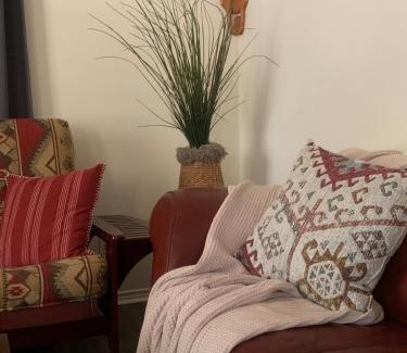 New Braunfels Casa | Hill Country Casita 3 minutes from Guadalupe River & Canyon Lake