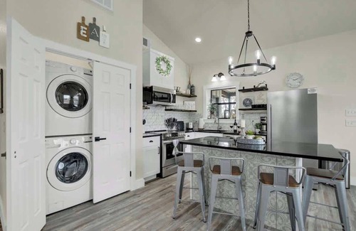 Fredericksburg Casa | Hill Country Hideaway With Fire Pit and Hot Tub!