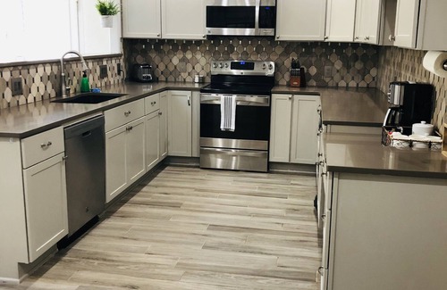 Austin Casa | ¡Hill Country Hideaway en 2 acres cerca de todo!