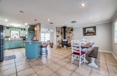 Johnson City Casa | Hill Country Retreat I Private Pool & Hot Tub I Mins to Wineries & Town Square