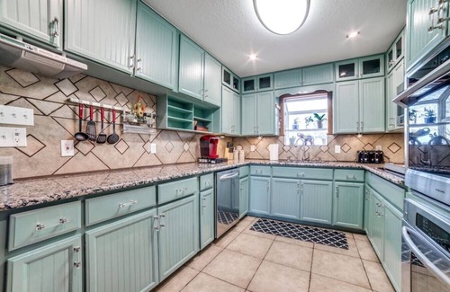 Johnson City Casa | Hill Country Retreat I Private Pool & Hot Tub I Mins to Wineries & Town Square