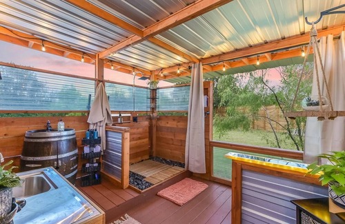 Marble Falls Cabina | Hill Country River Yurt, Hot Tub,Kayaks, Movie Projector, Outside Projector