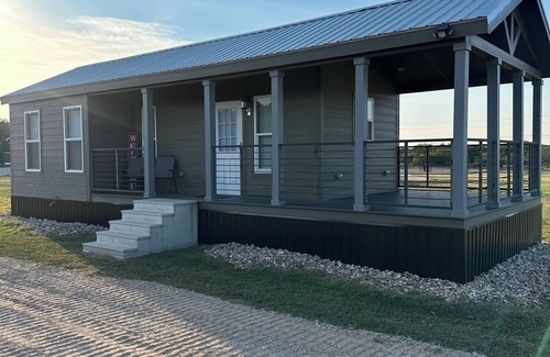 Lampasas Casa | Hill Country Tiny Home- Dog Friendly w/Gated Yard