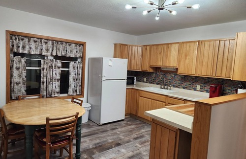 Kensington Casa | Hill Farm Charming farm house perfect for all season activities in the country!