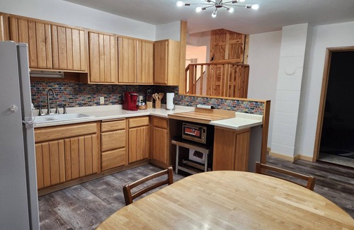Kensington Casa | Hill Farm Charming farm house perfect for all season activities in the country!