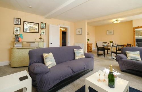 Framlingham Casa | Hill House Apartment