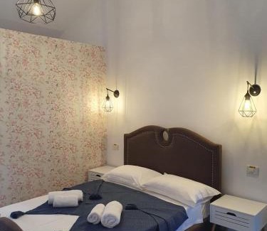 Simian Casa | Hill House