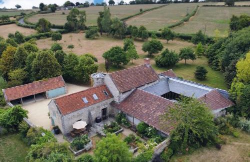 Shapwick Casa | Hill House, Spectacular Rural Home With Hot Tub