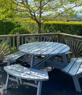 Ardnatrush Casa | Hill Sea View Cottage