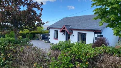Ardnatrush Casa | Hill Sea View Cottage