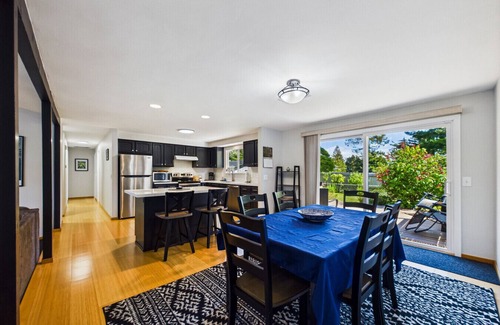 Arcata Casa | Hill Street Retreat - Near Cal Poly, Redwoods, & Arcata Plaza