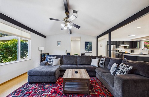 Arcata Casa | Hill Street Retreat - Near Cal Poly, Redwoods, & Arcata Plaza