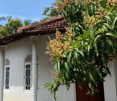 Nilwella Casa | Hill Top House Hiriketiya