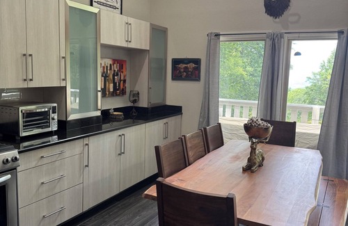Waynesville Cabina | Hill Top Retreat on a mountain in Waynesville NC.