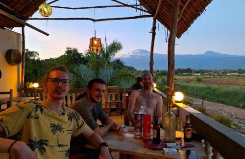 Moshi Hotel | Hill View Garden Hotel