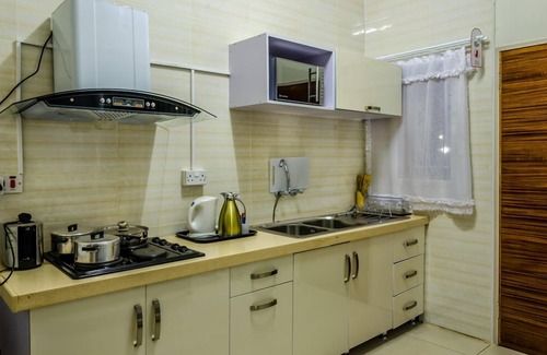 Serowe Hotel | Hill View Inn