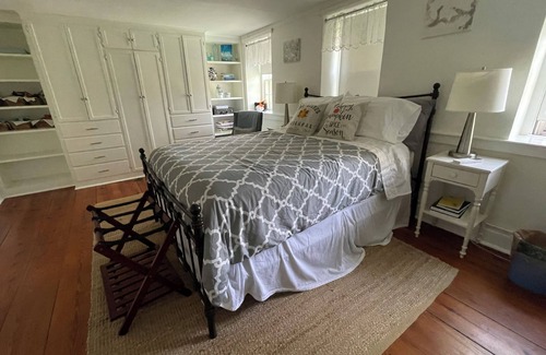 Blue Ridge Otro | Hillandale Farmhouse circa 1774 - 6 habitaciones, capacidad para 14 personas, recientemente renovado