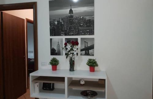 Quartiere XXIX Ponte Mammolo Casa | Hillary E Vale Room