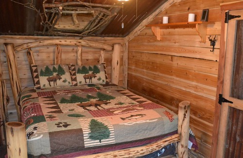 Lyndon Station Cabina | Hillbilly Hilt'n Cabin Escondido en el bosque! - Cerca de los Dells! Duerme 7
