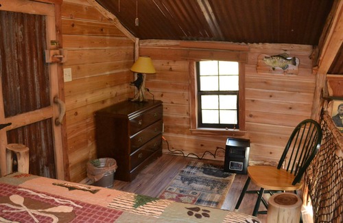 Lyndon Station Cabina | Hillbilly Hilt'n Cabin Escondido en el bosque! - Cerca de los Dells! Duerme 7