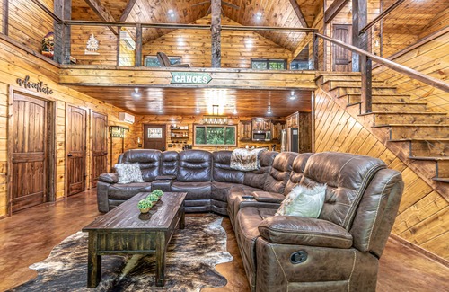 Ozark Cabina | Hillbilly Paradise ~ Brand New Cabin on the Mulberry!