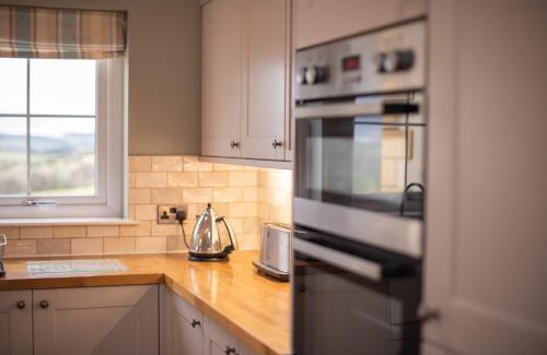 Hawick Casa | Hillcrest - 8 Person Luxury House and Hot Tub