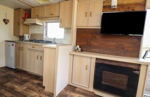 Preston Cabaña | HILLCREST CROFT, family friendly, with hot tub in Chipping