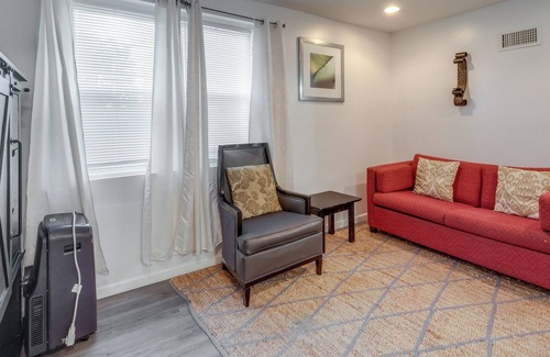 Hillcrest Heights Condominio | Hillcrest Heights Condo ~ 7 Mi to National Mall!
