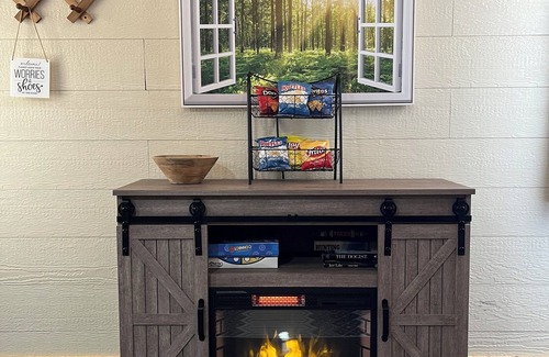 Jasonville Cabina | Hillenbrand Hideaway - Perfectly Located