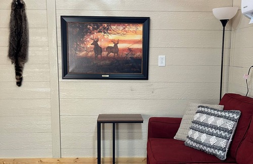 Jasonville Cabina | Hillenbrand Hideaway - Perfectly Located
