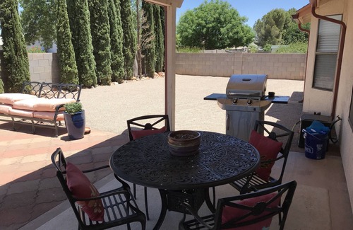 Sierra Vista Casa | Hill’s Old West Retreat